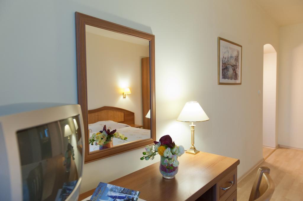Hotel Astrea Hisarya Habitación foto