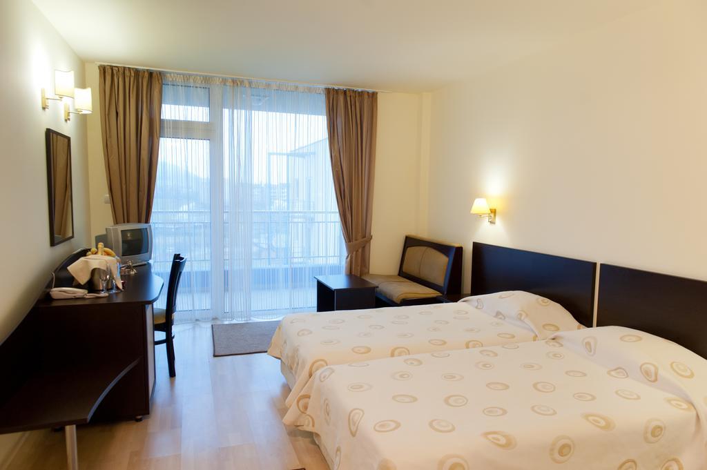 Hotel Astrea Hisarya Habitación foto